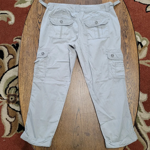 Old Navy Gray Cargo Cropped Capri Pants Size Women's 6 - Picture 3 of 9
